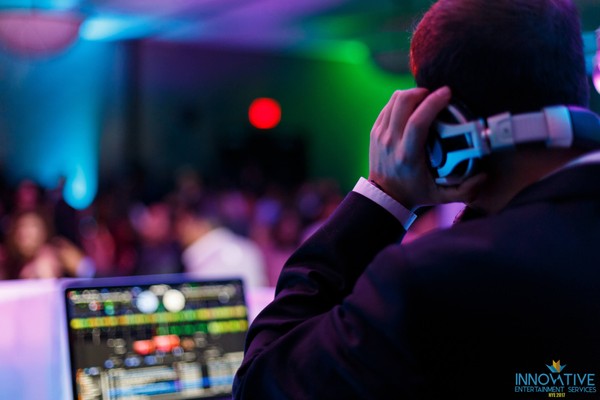 corporate-events-dallas-fortworth-dj_2500x.jpg
